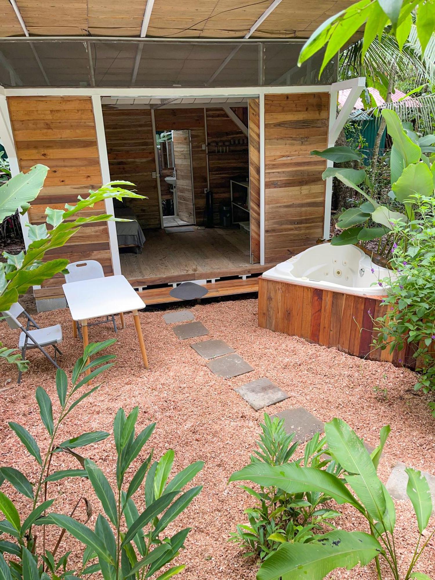 הוסטל אוביטה Nomadic Surf Camp מראה חיצוני תמונה